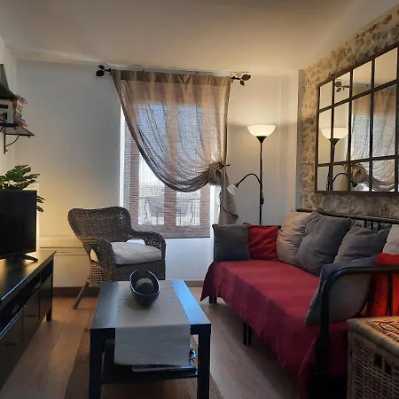 Vieille 2 - La Petite Maison A Safranier, 2 Bedrooms, Max 4 Adults And 2 Kids Apartment *