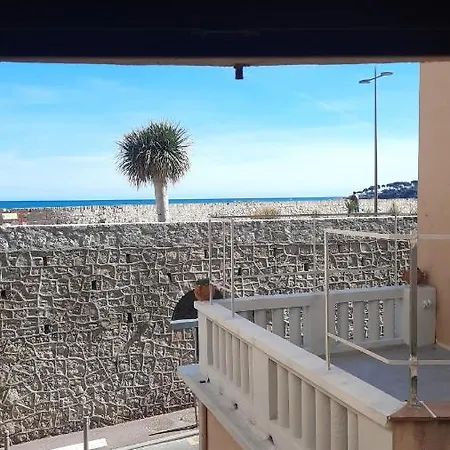 Vieille 2 - La Petite Maison A Safranier, 2 Bedrooms, Max 4 Adults And 2 Kids Apartment Antibes