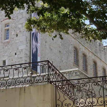 Vieille 2 - La Petite Maison A Safranier, 2 Bedrooms, Max 4 Adults And 2 Kids Apartment *