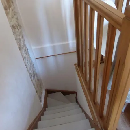 Vieille 2 - La Petite Maison A Safranier, 2 Bedrooms, Max 4 Adults And 2 Kids