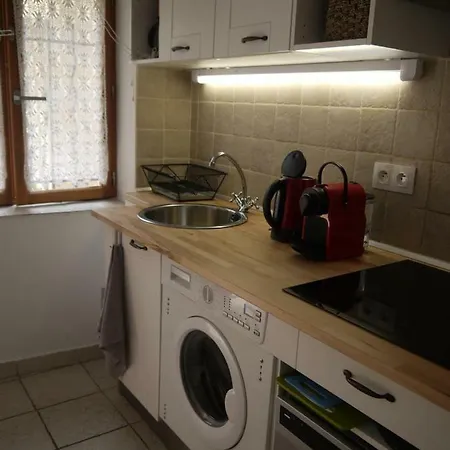 Vieille 2 - La Petite Maison A Safranier, 2 Bedrooms, Max 4 Adults And 2 Kids Apartmán