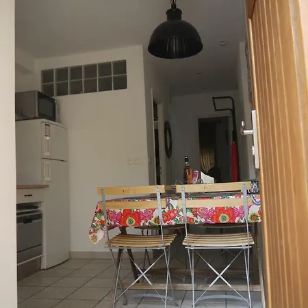 Apartment Vieille 2 - La Petite Maison A Safranier, 2 Bedrooms, Max 4 Adults And 2 Kids *
