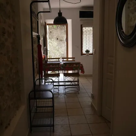 Apartmán Vieille 2 - La Petite Maison A Safranier, 2 Bedrooms, Max 4 Adults And 2 Kids *